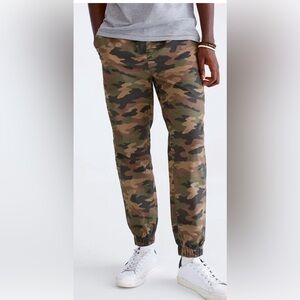 NWT Aero Jogger Stretch